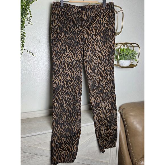 Chico's Pants - Chicos Womens Cropped Pants Mid Rise Pull On Stretch‎ size 5